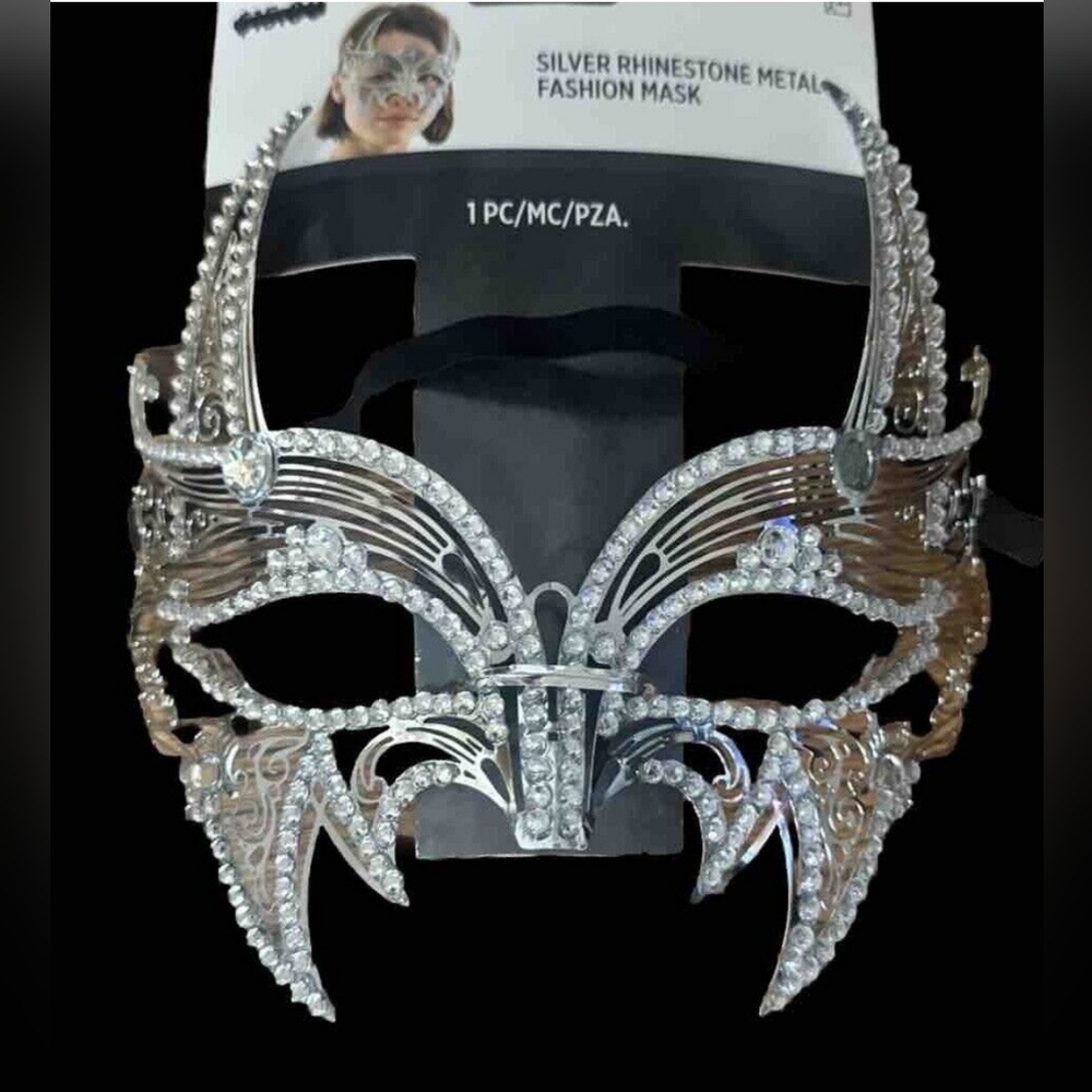 NWT Silver Rhinestone Metal Fashion Mask